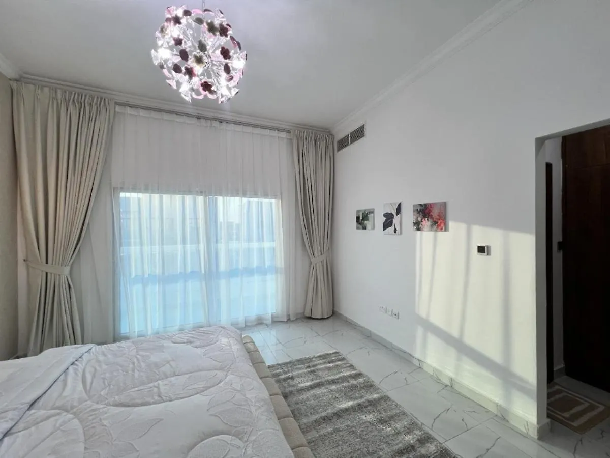 Beautifully Furnished 3-Bedroom Townhouse In Al Furjan 두바이 펜션